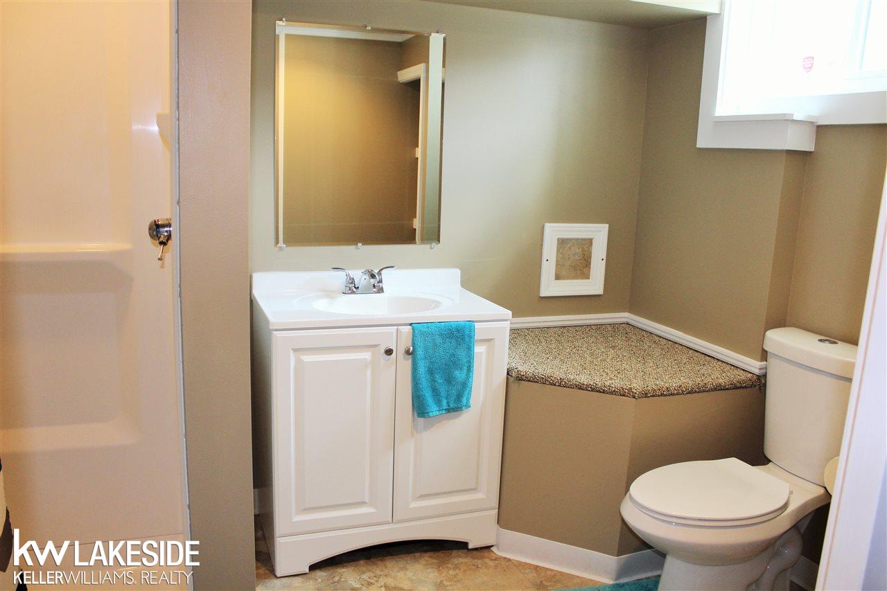 8086 Ritter Street Center Line, MI 48015 - Photo 28 of 31