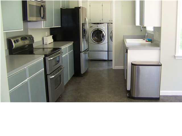 701 Dunton Road Clinton, MS 39056 - Photo 13 of 25 Kitchen with stainless steel appliances