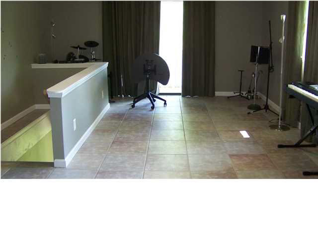 701 Dunton Road Clinton, MS 39056 - Photo 22 of 25 Upstairs of Guest House