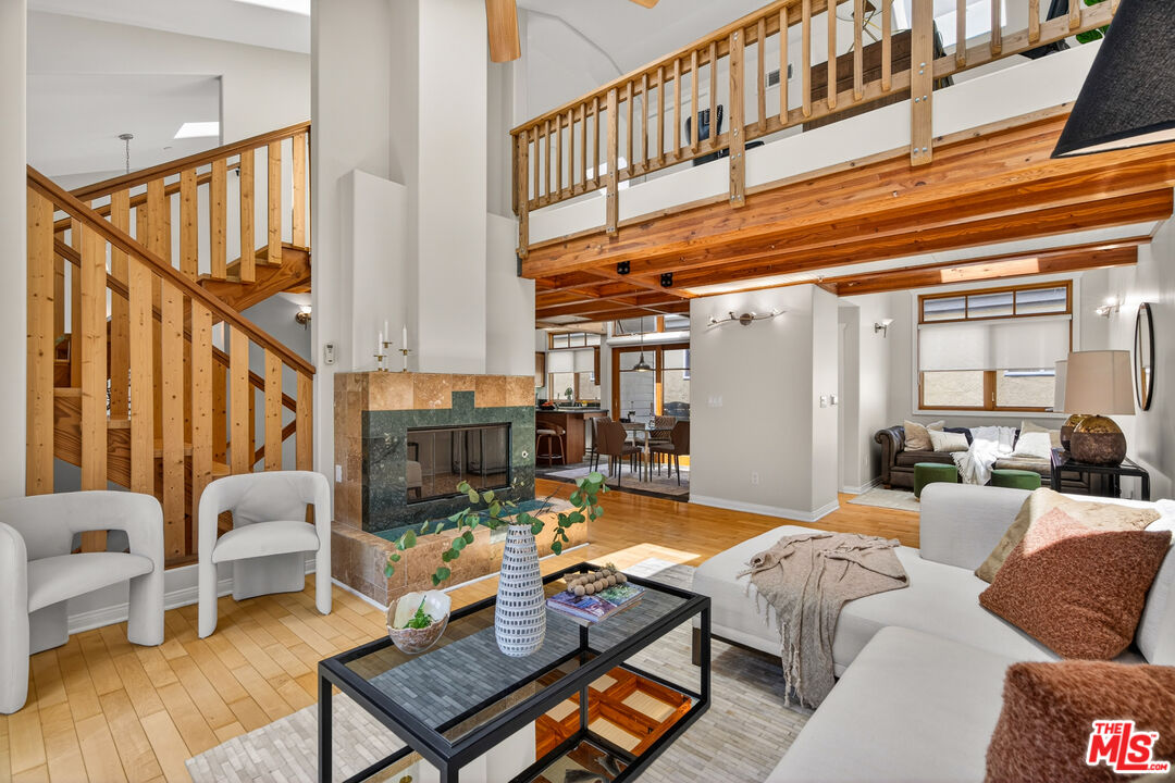 2411 4th Street, Unit 2 Santa Monica, CA 90405 - Photo 7 of 47