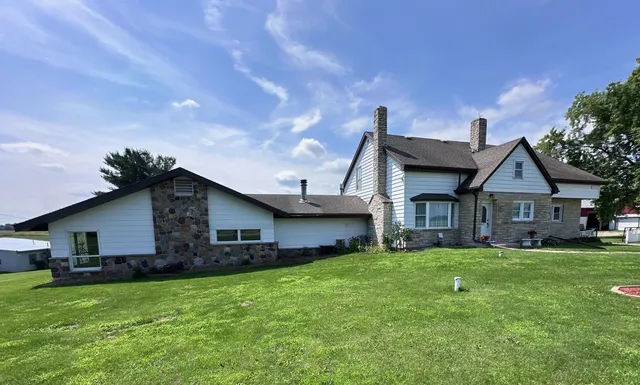 $460,000 | 1207 Kussman Road, Marion, WI 54950