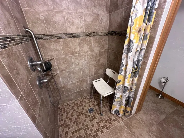 $460,000 | 1207 Kussman Road, Marion, WI 54950