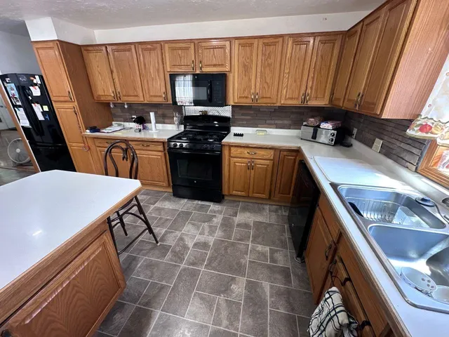 $460,000 | 1207 Kussman Road, Marion, WI 54950