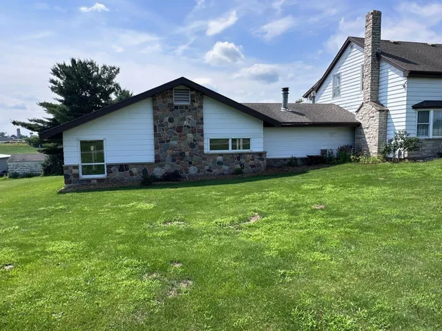 $460,000 | 1207 Kussman Road, Marion, WI 54950