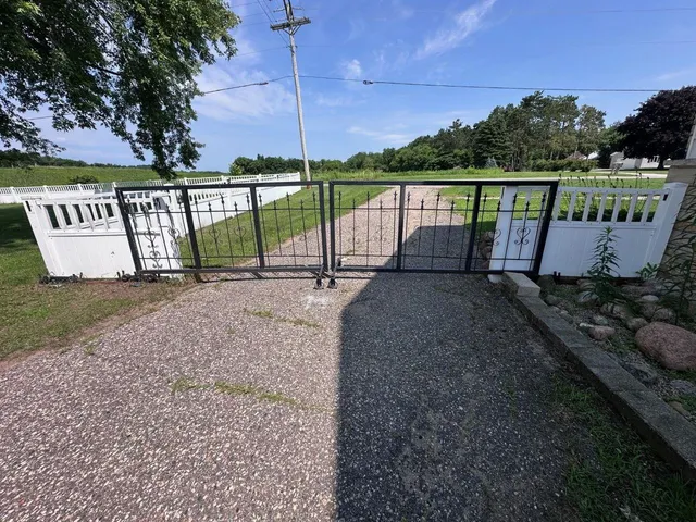 $460,000 | 1207 Kussman Road, Marion, WI 54950