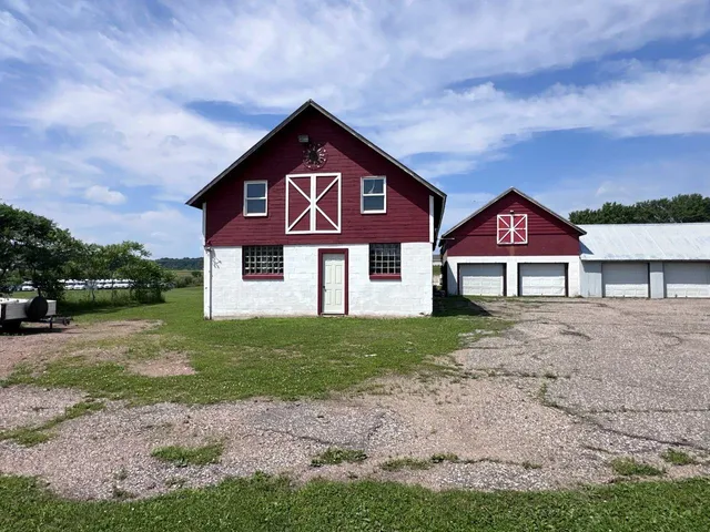 $460,000 | 1207 Kussman Road, Marion, WI 54950