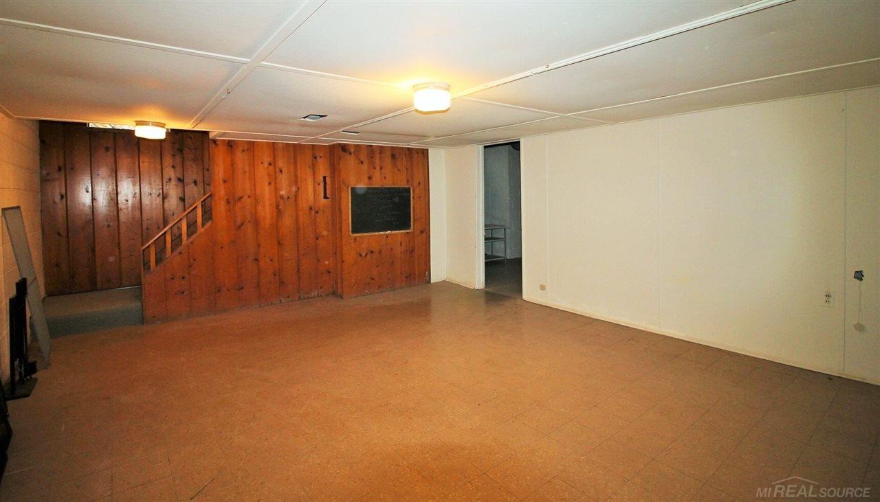 960-962 Trombley Road Grosse Pointe, MI 48230 - Photo 34 of 35 31340828-33.JPG