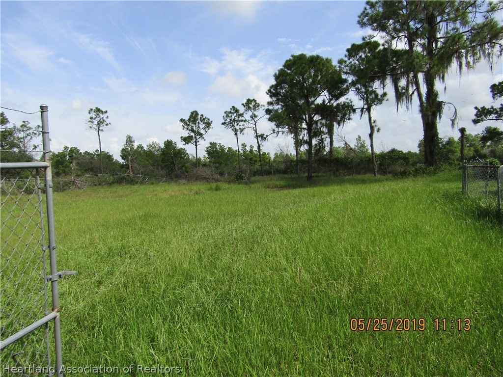 3930 Skipper Road Sebring, FL 33875 - Photo 5 of 6 a view of a park