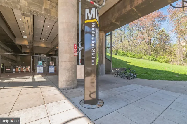 $265,000 | 2451 Midtown Avenue, Unit 1118, Alexandria, VA 22303