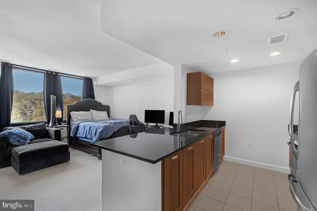 $265,000 | 2451 Midtown Avenue, Unit 1118, Alexandria, VA 22303