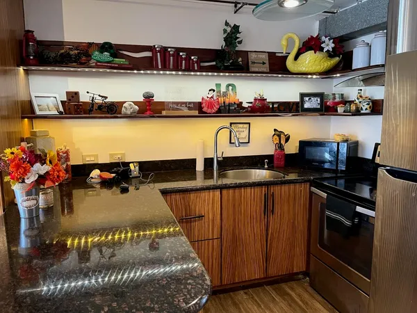 $2,200 | 2158 Main Street, Unit 504, Wailuku, HI 96793
