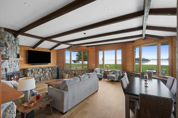 $779,000 | N8070 Tipperary Lane, Crivitz, WI 54114