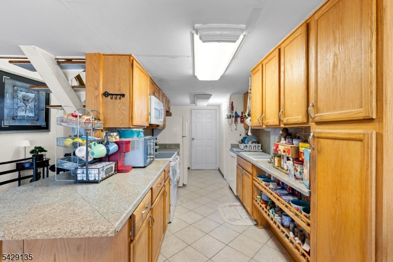 40 Fayette Street, Unit 26 Perth Amboy, NJ 08861 - Photo 9 of 20