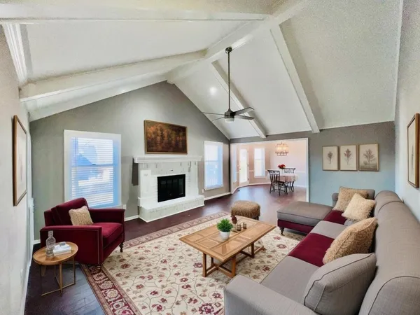 $425,000 | 3812 Southwest Lido Drive, Lee's Summit, MO 64082