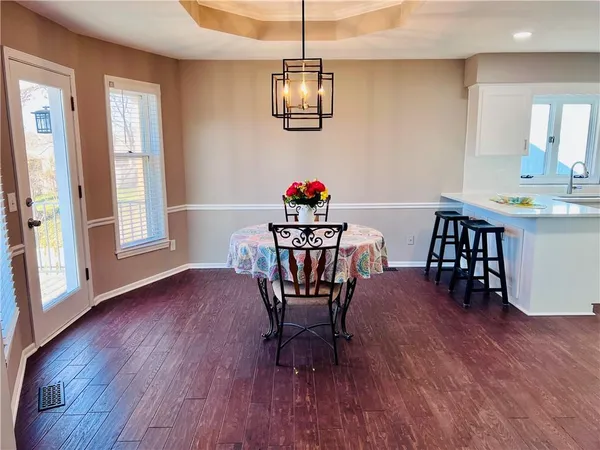 $425,000 | 3812 Southwest Lido Drive, Lee's Summit, MO 64082