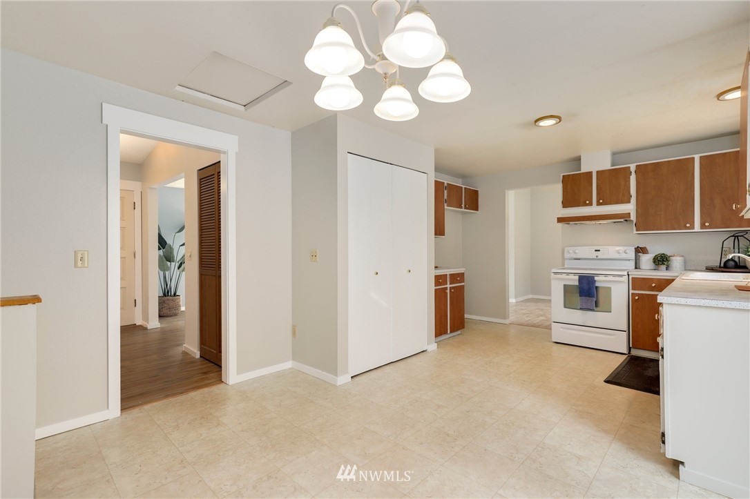 2609 170th Street Southeast Bothell, WA 98012 - Photo 9 of 40 Gallery Image 9