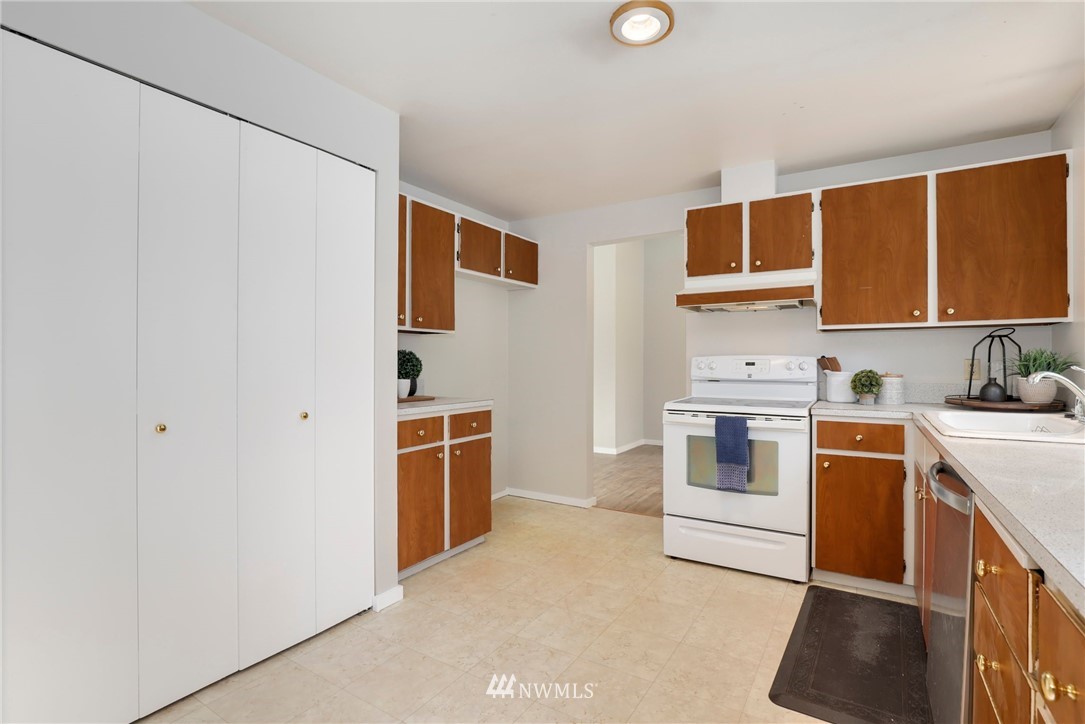 2609 170th Street Southeast Bothell, WA 98012 - Photo 10 of 40 Gallery Image 10