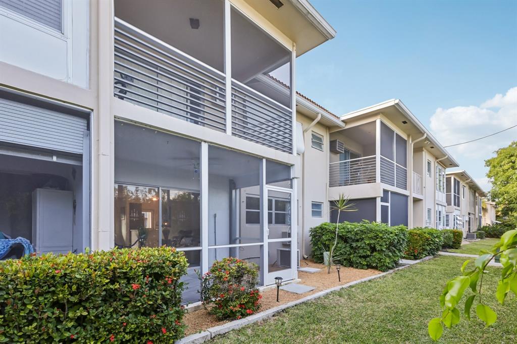 2131 Northeast 42nd Court, Unit 106E Lighthouse Point, FL 33064 - Photo 27 of 33