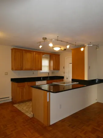 $299,999 | 32 W Walk, West Haven, CT 06516