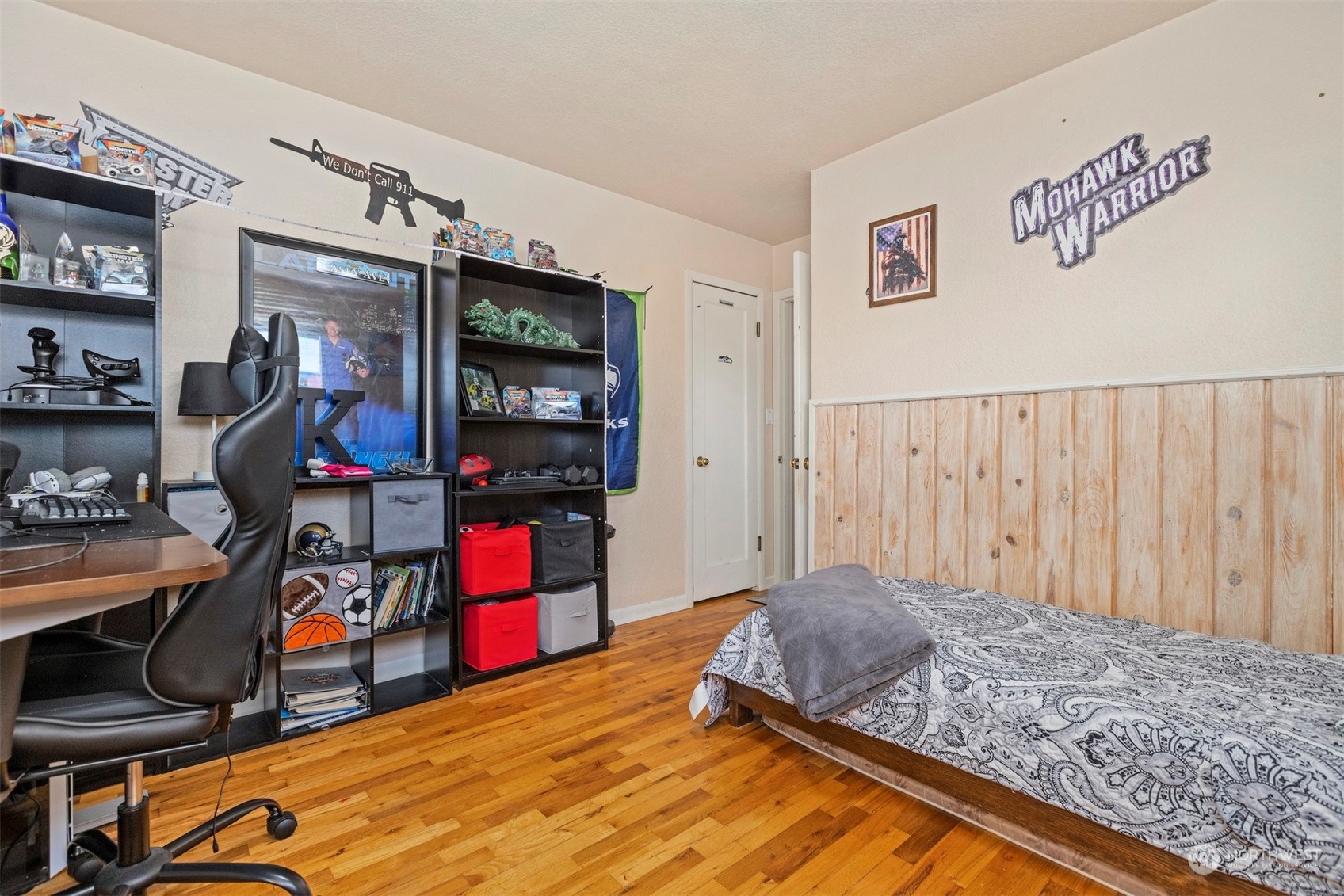 2275 Douglas Road Ferndale, WA 98248 - Photo 19 of 34 a bedroom with a bed and a window