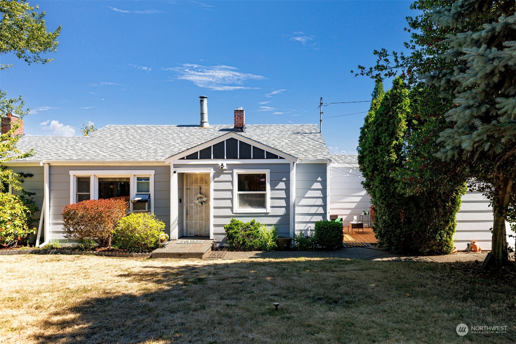 2275 Douglas Road Ferndale, WA 98248 - Photo 2 of 34 a front view of a house with a yard