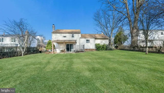 a view of building with yard