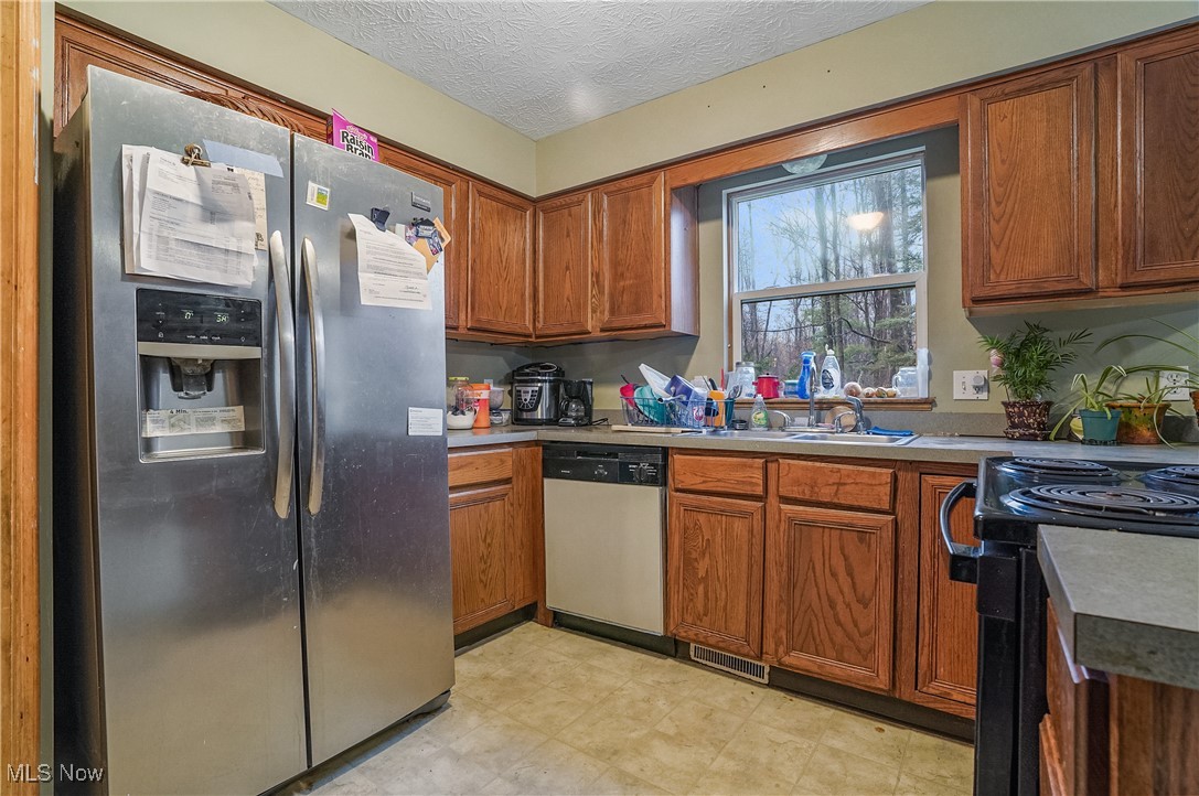 10018 Nichols Road Windham, OH 44288 - Photo 10 of 30 Gallery Image 10