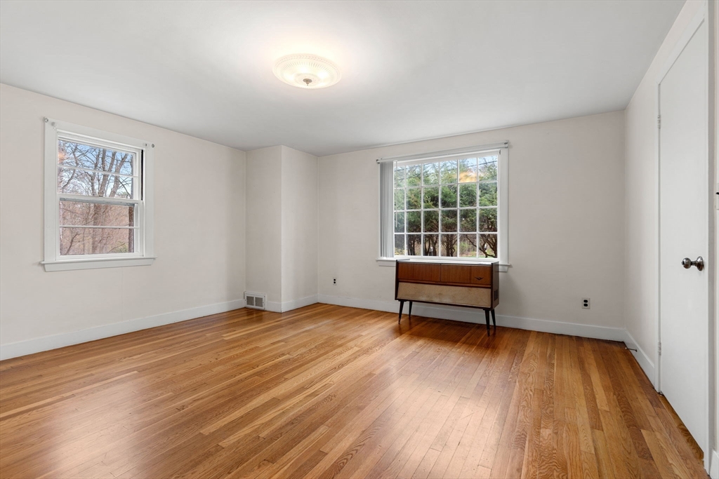 6 West Shore Road Merrimac, MA 01860 - Photo 13 of 35
