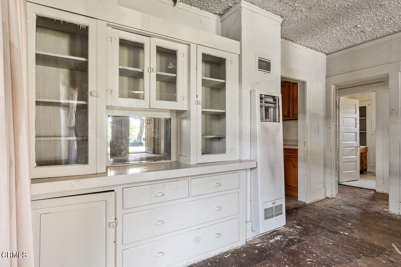 1118 Sunset Avenue Pasadena, CA 91103 - Photo 11 of 24 egpimaging_1118SunsetAve_012_OTHERMLS