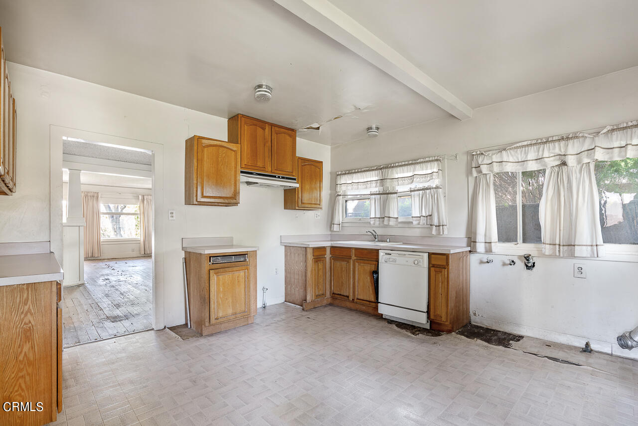 1118 Sunset Avenue Pasadena, CA 91103 - Photo 14 of 24 egpimaging_1118SunsetAve_015_OTHERMLS