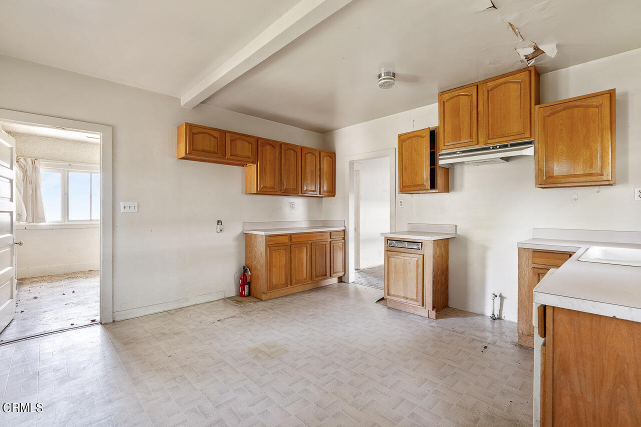 1118 Sunset Avenue Pasadena, CA 91103 - Photo 15 of 24 egpimaging_1118SunsetAve_016_OTHERMLS