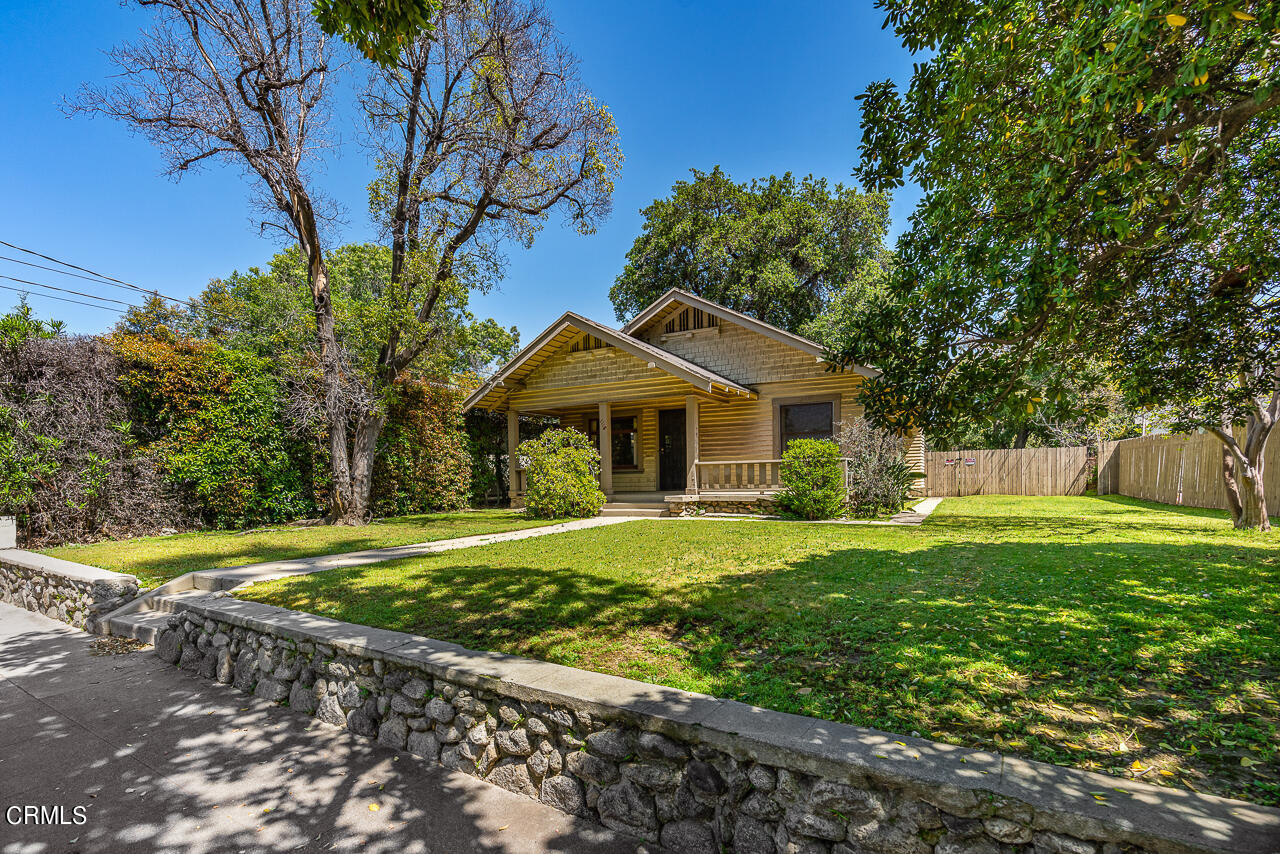 1118 Sunset Avenue Pasadena, CA 91103 - Photo 2 of 24 egpimaging_1118SunsetAve_002_OTHERMLS