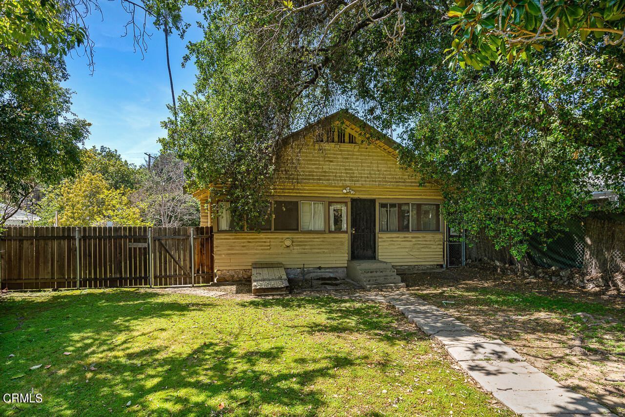 1118 Sunset Avenue Pasadena, CA 91103 - Photo 23 of 24 egpimaging_1118SunsetAve_024_OTHERMLS