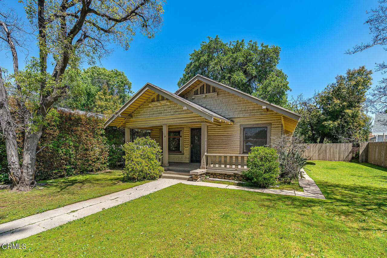 1118 Sunset Avenue Pasadena, CA 91103 - Photo 3 of 24 egpimaging_1118SunsetAve_003_OTHERMLS