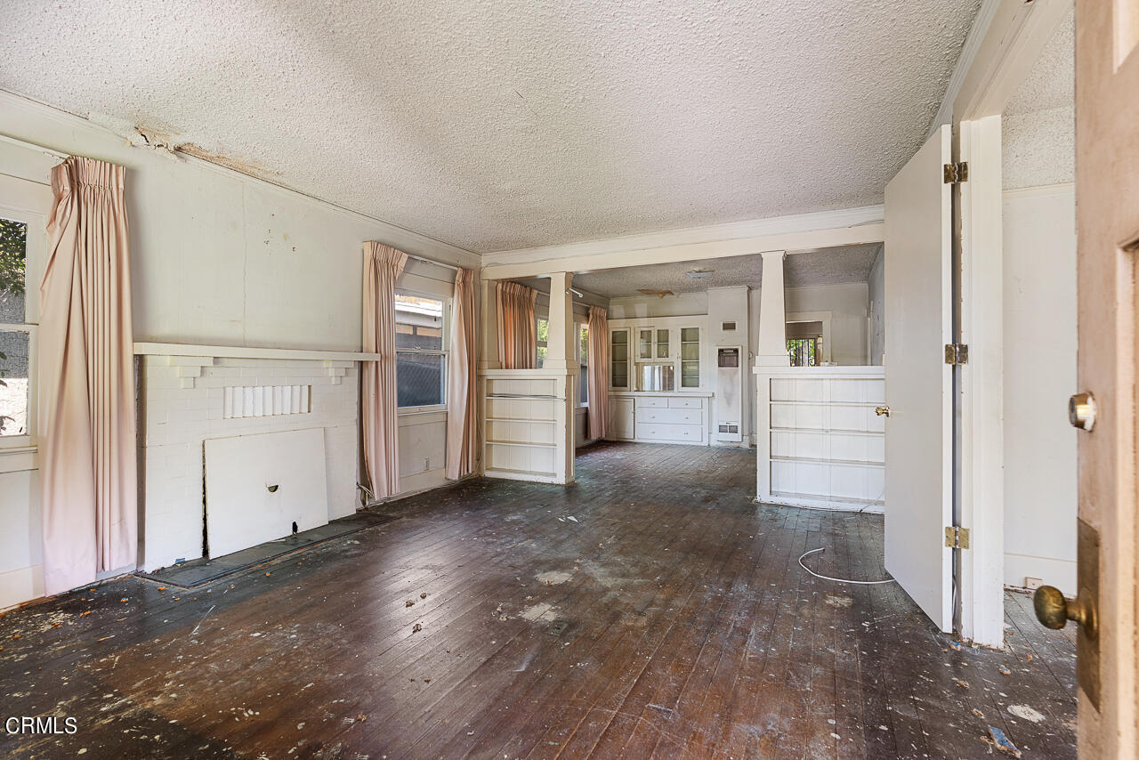 1118 Sunset Avenue Pasadena, CA 91103 - Photo 5 of 24 egpimaging_1118SunsetAve_006_OTHERMLS