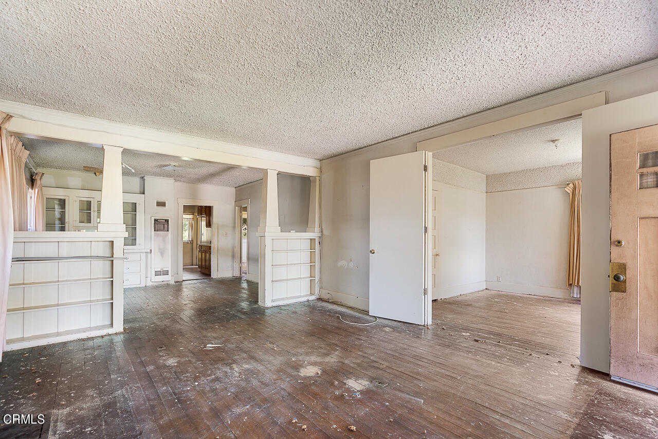 1118 Sunset Avenue Pasadena, CA 91103 - Photo 6 of 24 egpimaging_1118SunsetAve_007_OTHERMLS