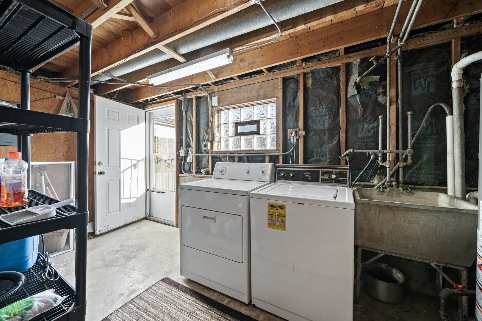 481 North Willow Road Elmhurst, IL 60126 - Photo 16 of 21 a view of washer and dryer