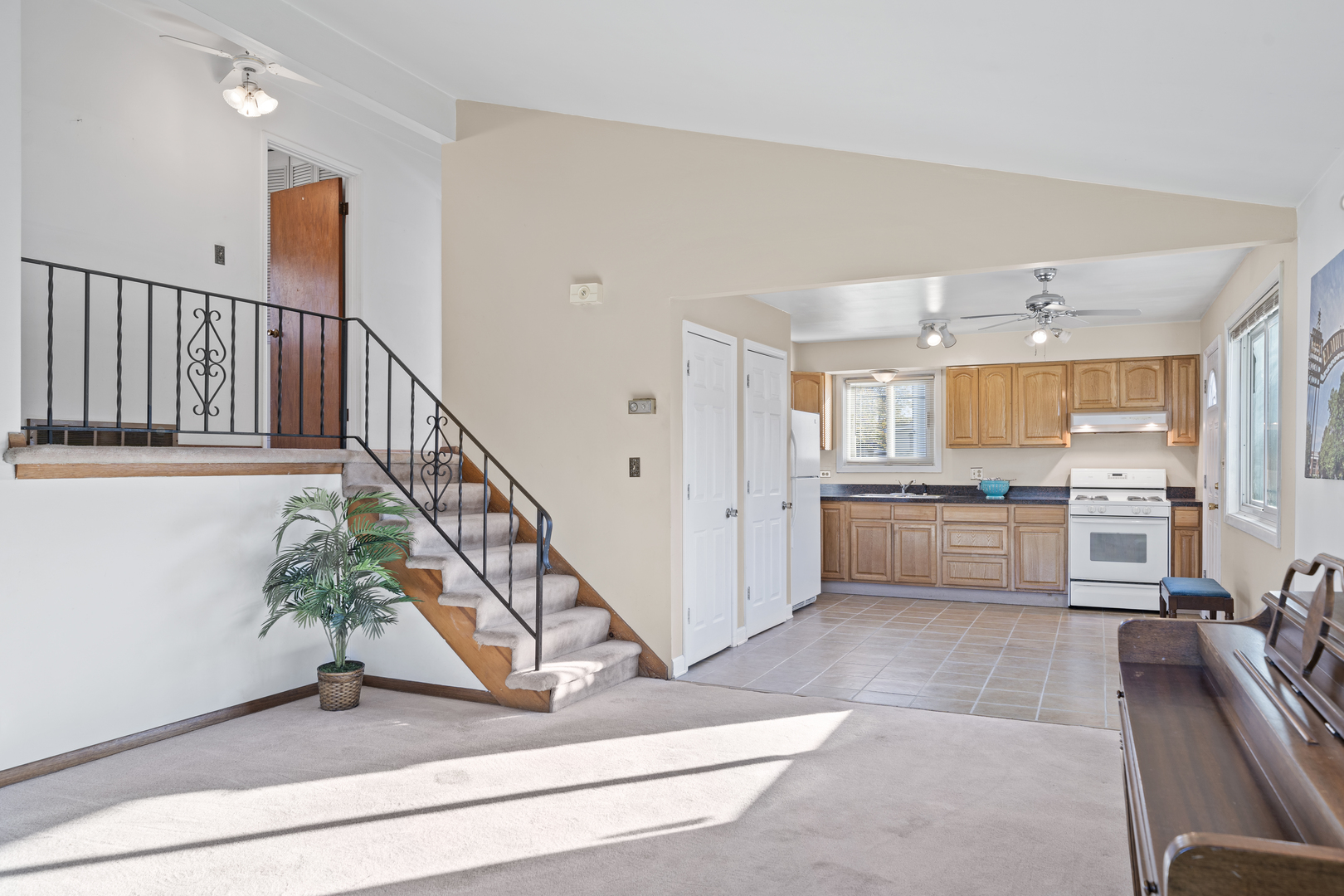 481 North Willow Road Elmhurst, IL 60126 - Photo 4 of 21 a view of kitchen with furniture and electronic appliances