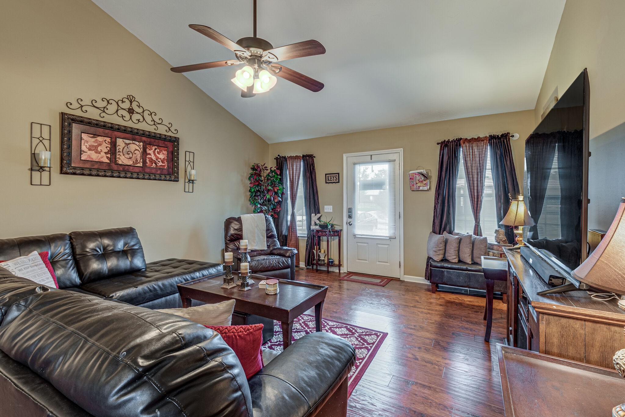 5 Roberts Lane Lebanon, TN 37087 - Photo 6 of 23 a living room with furniture