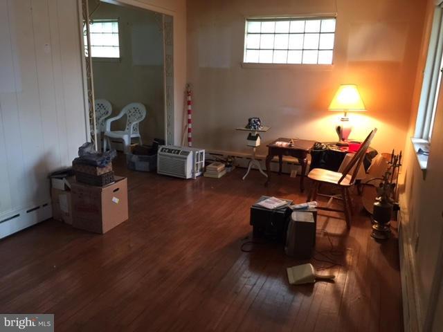 508 Elmwood Road Baltimore, MD 21206 - Photo 2 of 23 Living Room