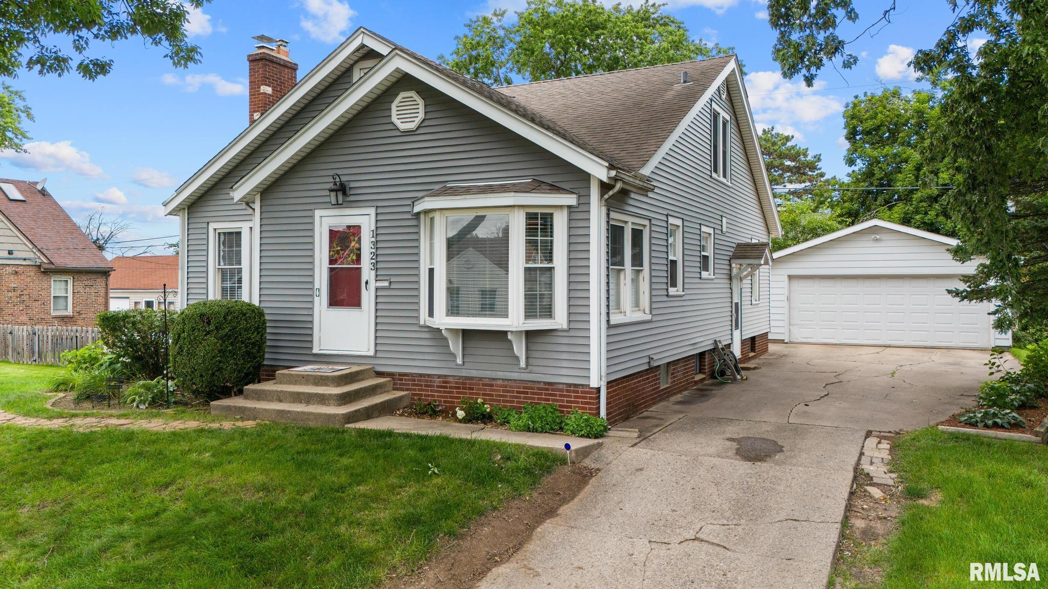1323 West Circle Road Peoria, IL 61604 - Photo 3 of 43