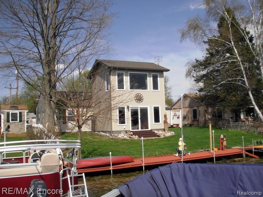 2231 West Fork Road Lapeer, MI 48446 - Photo 4 of 35 P5100052.jpg