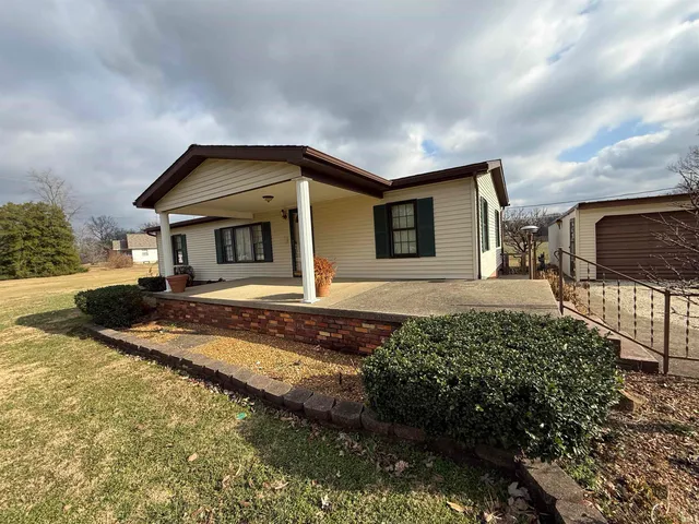 $169,000 | 4121 Highway 61, Winslow, IN 47598