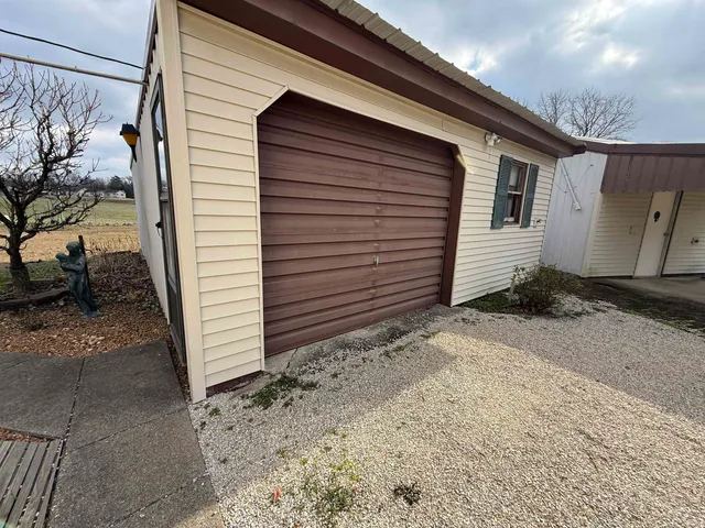 $169,000 | 4121 Highway 61, Winslow, IN 47598