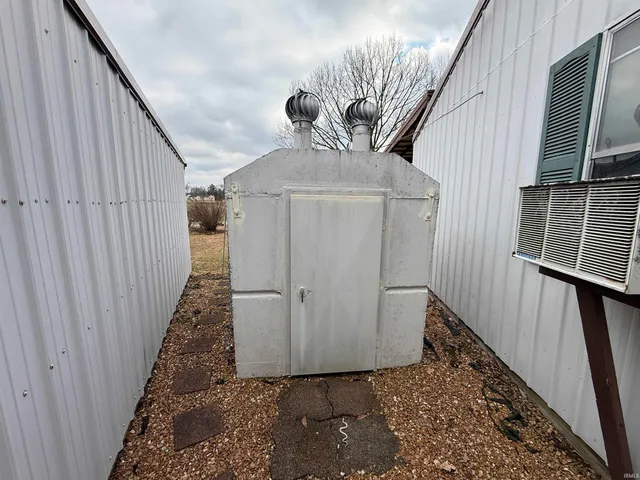 $169,000 | 4121 Highway 61, Winslow, IN 47598