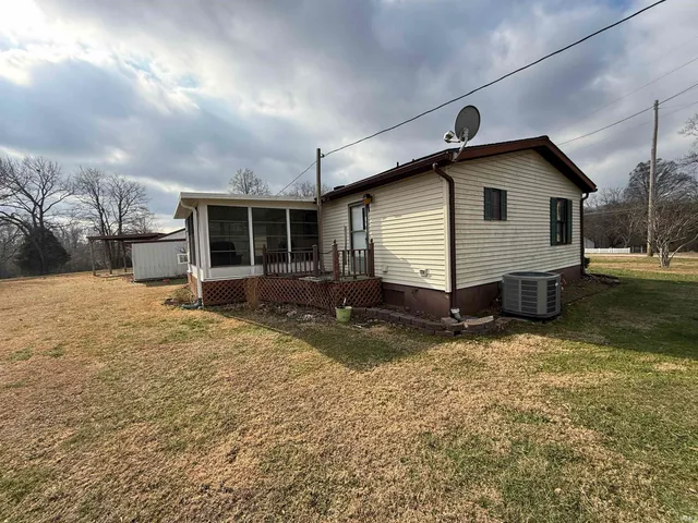 $169,000 | 4121 Highway 61, Winslow, IN 47598
