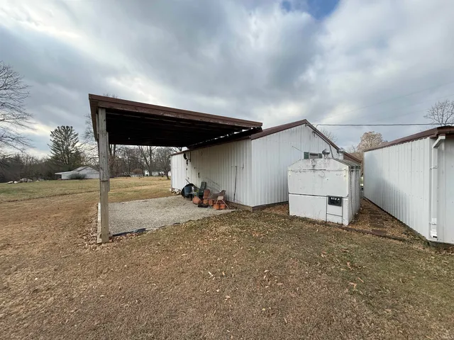 $169,000 | 4121 Highway 61, Winslow, IN 47598