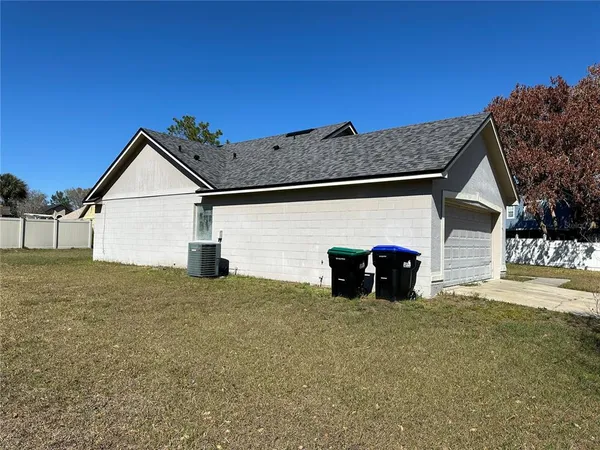 $2,100 | 1207 Upstreet Court, Orlando, FL 32837