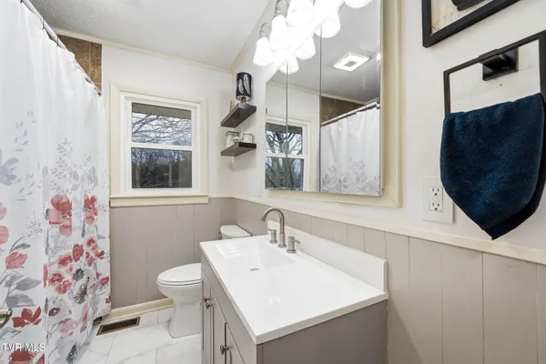 $289,000 | 121 Chateaugay Drive, Kingsport, TN 37660