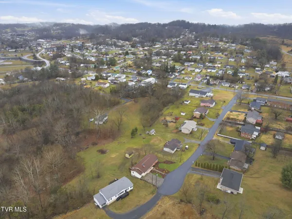 $289,000 | 121 Chateaugay Drive, Kingsport, TN 37660